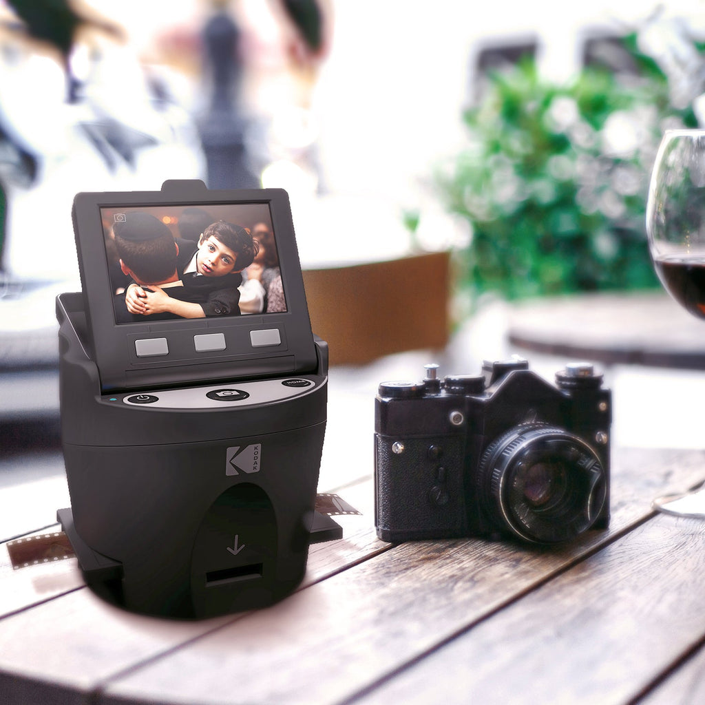 KODAK Film- & Diascanner – Alte Erinnerungen digital bewahren | Neigbares 3,5-Zoll-LCD